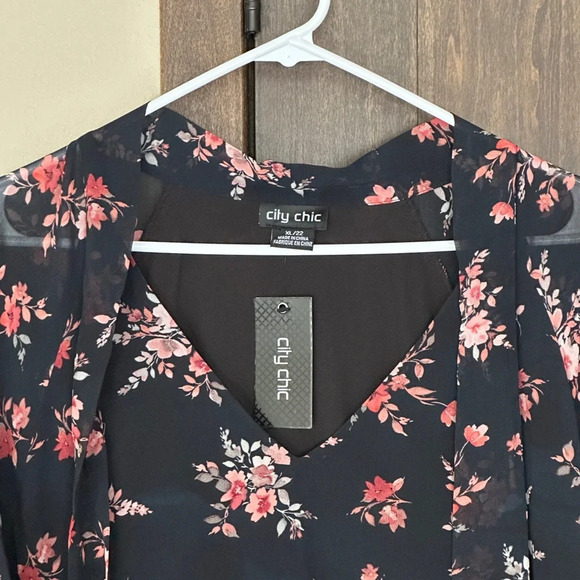 City Chic Alexandra Floral Tie Neck Dress Plus Size XL/22 NWT - Picture 2 of 4